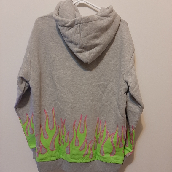 Clothes - Picture 16 of 16